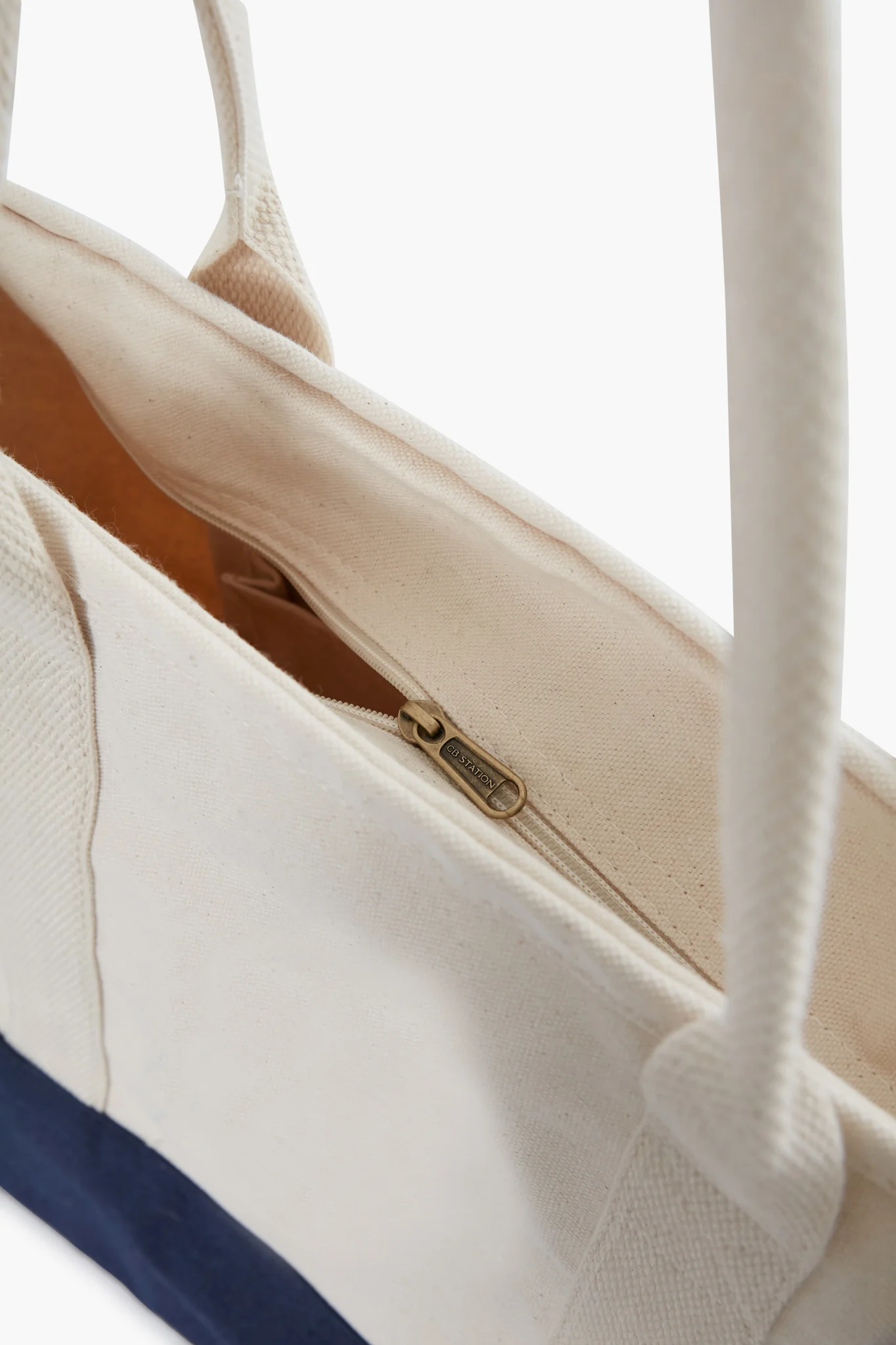 Colorblock Utility Tote - Image 3