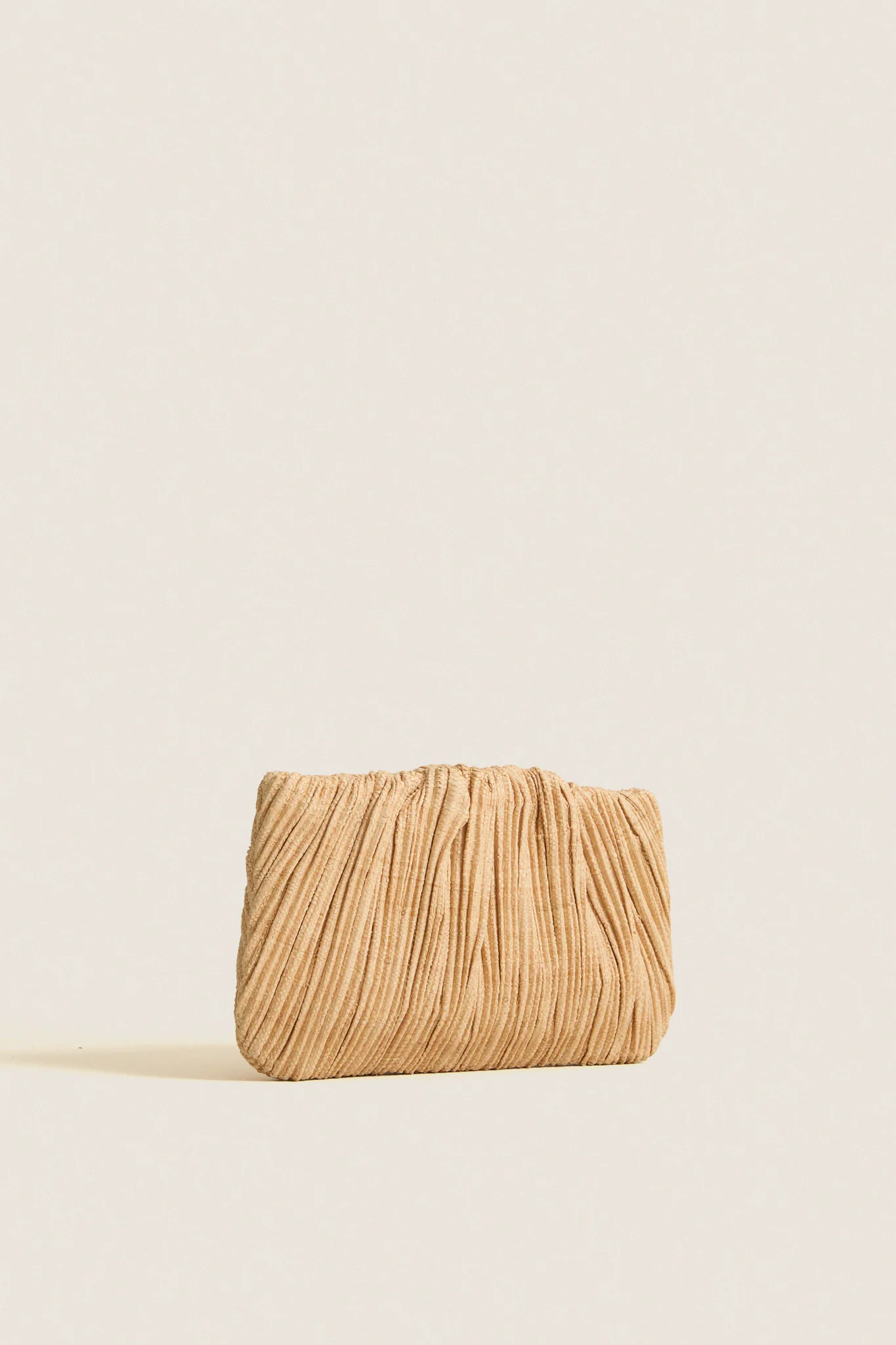 Natural Straw Brit Pleated Clutch - Image 5